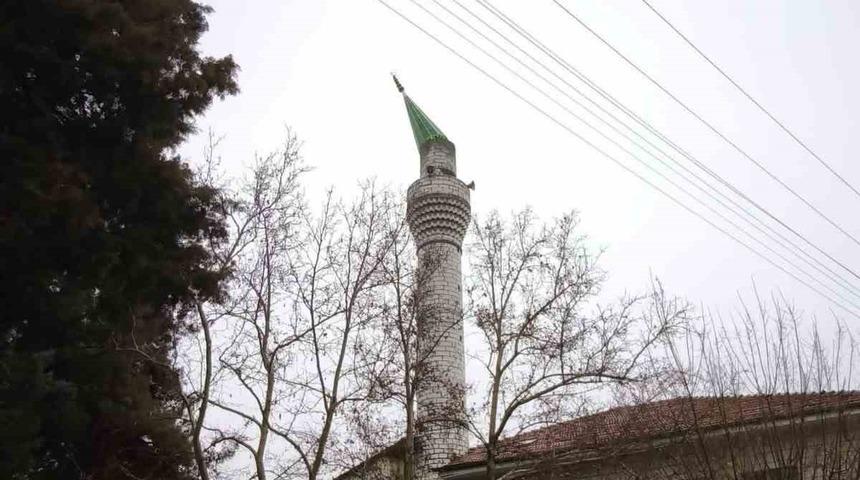 Burdur&rsquo;da şiddetli r&uuml;zgar nedeniyle minarenin kubbesi koptu