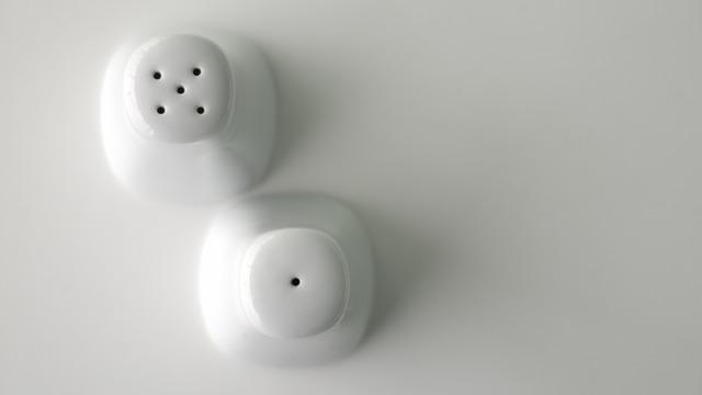 Tuzluk ve biberliklerdeki delik sayısı neden farklı olur?