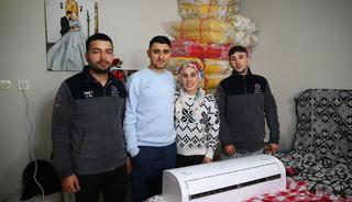 Bu d&uuml;ğ&uuml;nde altın yerine bakın ne takıldı