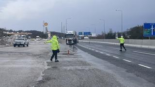 Bolu Dağı'nda zincirsiz ticari araçlara geçit verilmedi