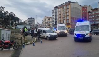 Sinop'ta otomobil ile motosiklet &ccedil;arpıştı: 1 yaralı