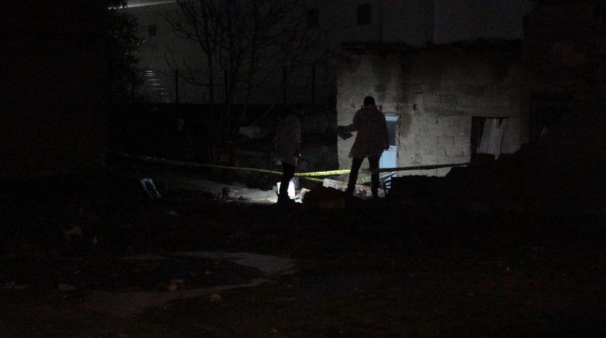 Bursa'da şiddetli fırtına can aldı!  Devrilen duvarın altında kalan bir kişi hayatını kaybetti