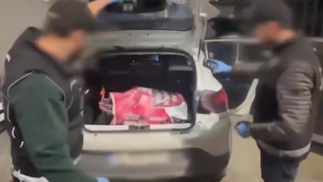 İstanbul Emniyet Müdürlüğü o anları paylaştı: 88 kilo eroin böyle ele geçirildi 3