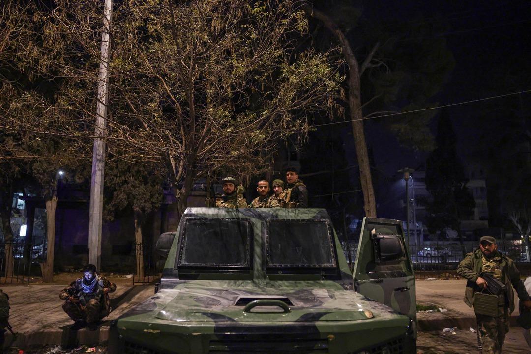 Halep te &ccedil;atışmalar s&uuml;r&uuml;yor! Suriye ordusu Eşrefiyye yi b&uuml;y&uuml;k &ouml;l&ccedil;&uuml;de kontrol altına aldı 9