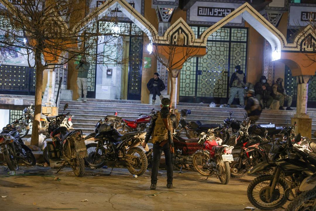 Halep te &ccedil;atışmalar s&uuml;r&uuml;yor! Suriye ordusu Eşrefiyye yi b&uuml;y&uuml;k &ouml;l&ccedil;&uuml;de kontrol altına aldı 10