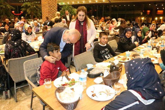 Şanlıurfa’da yetim ve öksüzler unutulmadı