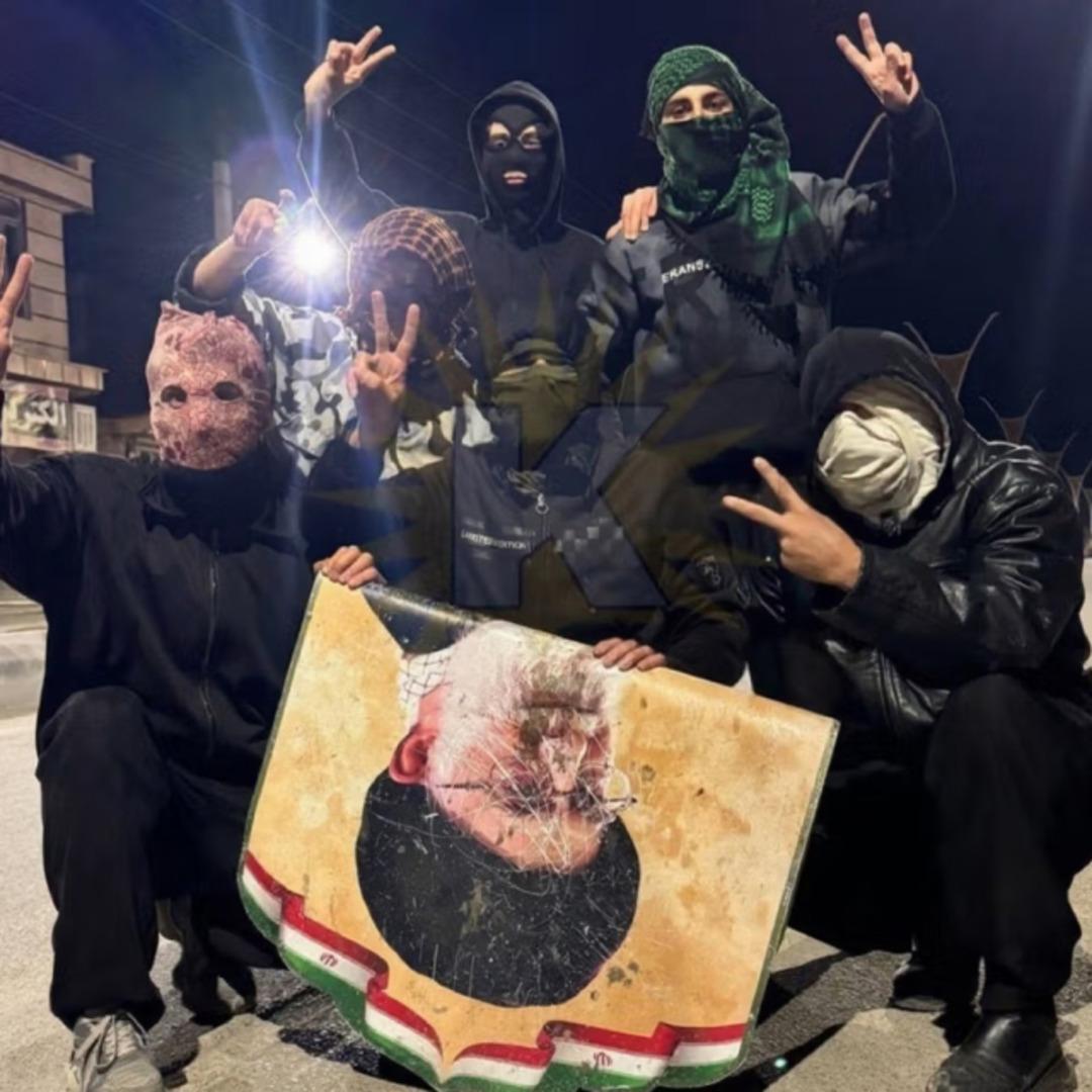 İran da kaos artıyor! İnternet &uuml;lke genelinde kesildi, sokaklar yangın yerine d&ouml;nd&uuml;: 42 &ouml;l&uuml; 1