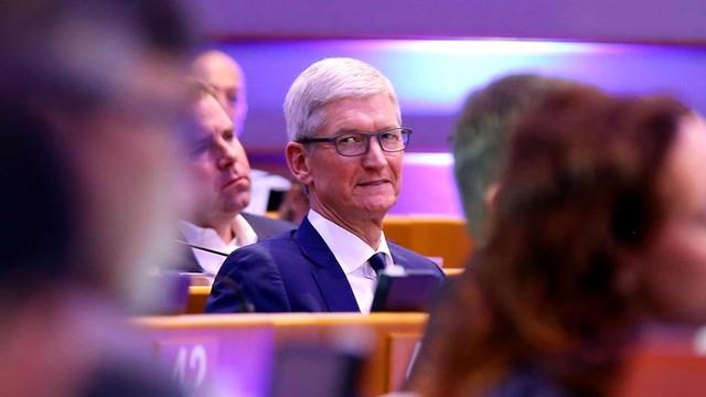 Apple CEO'su Tim Cook'un 2025 geliri dudak uçuklattı: Maaşı 2016'dan beri aynı ama kazancı 74 milyon dolar!