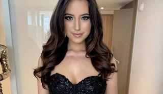 Yapay zeka bikinili fotoğrafını yayınladı! Hamlesi tepki &ccedil;ekti