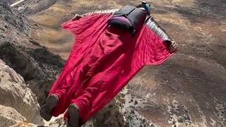 Son dakika: D&uuml;nyanın en iyilerindendi! Kayalara &ccedil;akılıp can verdi