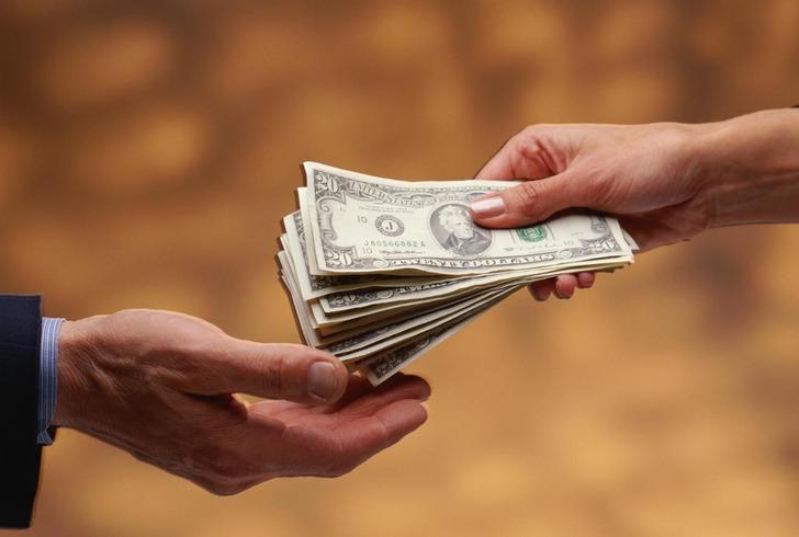 Maaşı ilk aldığında ne yapıyorsun?