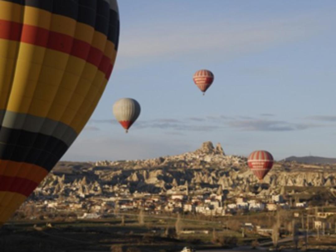 Kapadokya turizmini balonlar u&ccedil;urdu