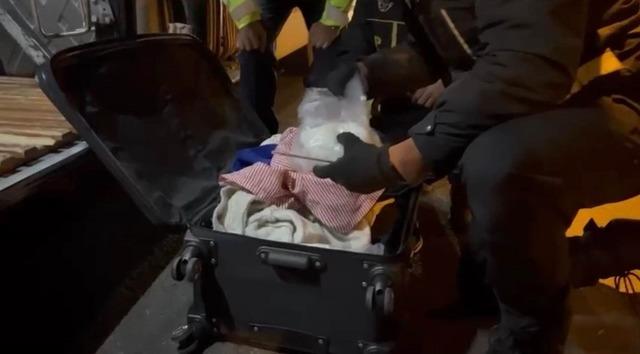 Osmaniye&rsquo;de otob&uuml;s bagajından uyuşturucu &ccedil;ıktı: 1 tutuklama 3