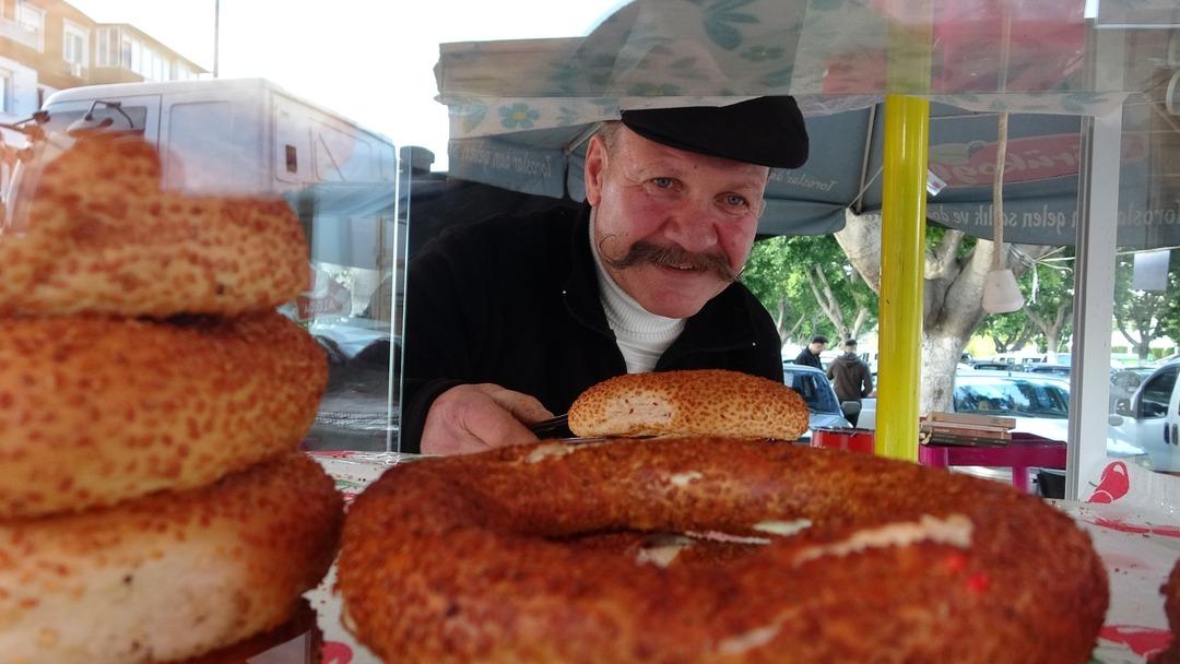 Yeşil&ccedil;am dan simit tezgahına! Bir d&ouml;neme damga vurmuştu: Son hali dikkat &ccedil;ekti 9