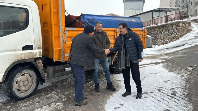 Başkan Taşkın, karla mücadele çalışmalarını sahada inceledi