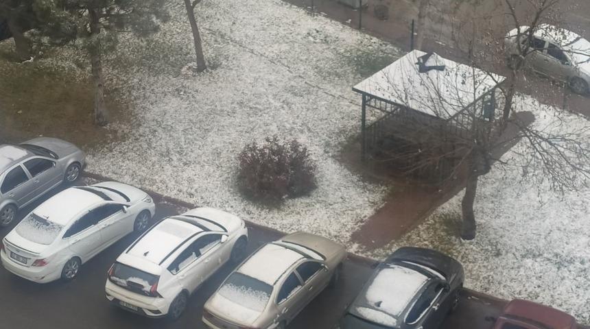 Beyşehir, H&uuml;y&uuml;k ve Derebucak&rsquo;ta kar sevinci