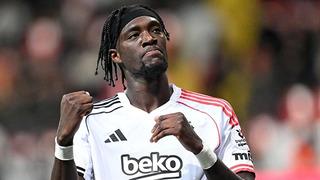 Beşiktaş kampında flaş ayrılık! Yıldız golcü bavulunu topladı, ilk uçakla İstanbul'a döndü: Yönetimden acil açıklama!