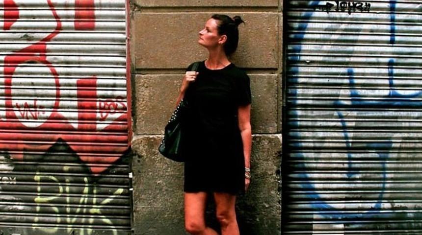 Tek başına geziyordu! Bir daha asla geri d&ouml;nmeyeceği &uuml;lkeyi a&ccedil;ıkladı