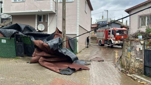Kocaeli'de şiddetli fırtına sonrası hasar büyük!