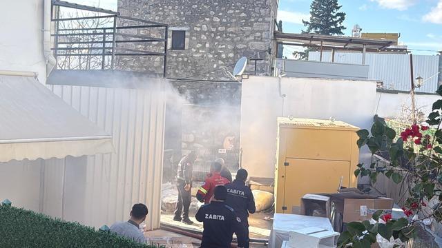 Bodrum'da iş yerinin geri dönüşüm deposunda yangın