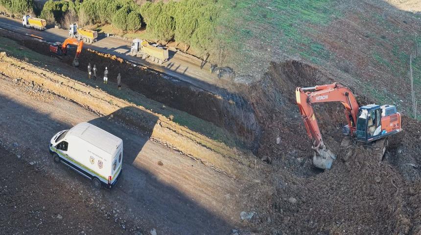 'Eski eşi &ouml;ld&uuml;r&uuml;p g&ouml;md&uuml;' iddiası harekete ge&ccedil;irdi: İş makinalarıyla arama yapılıyor