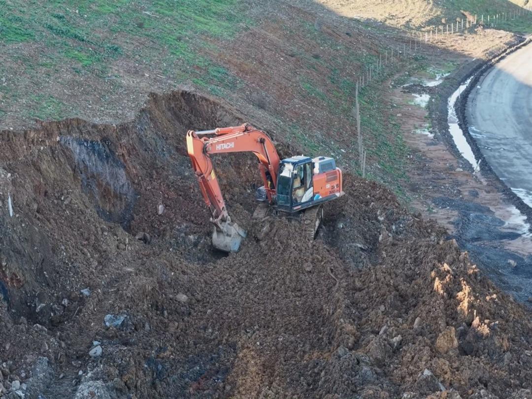  Eski eşi &ouml;ld&uuml;r&uuml;p g&ouml;md&uuml;  iddiası harekete ge&ccedil;irdi: İş makinalarıyla arama yapılıyor 2