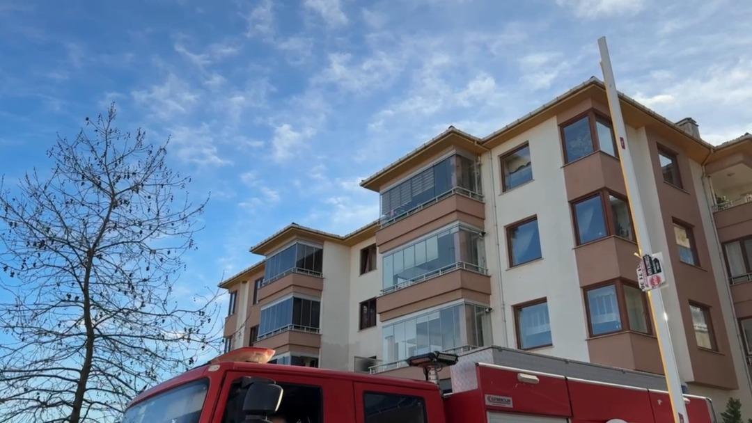 Tekirdağ da korkun&ccedil; olay! Yangın &ccedil;ıkan evde bı&ccedil;aklanmış halde &ouml;l&uuml; bulundu: CHP li meclis &uuml;yesinin annesi olduğu &ouml;ğrenildi 2