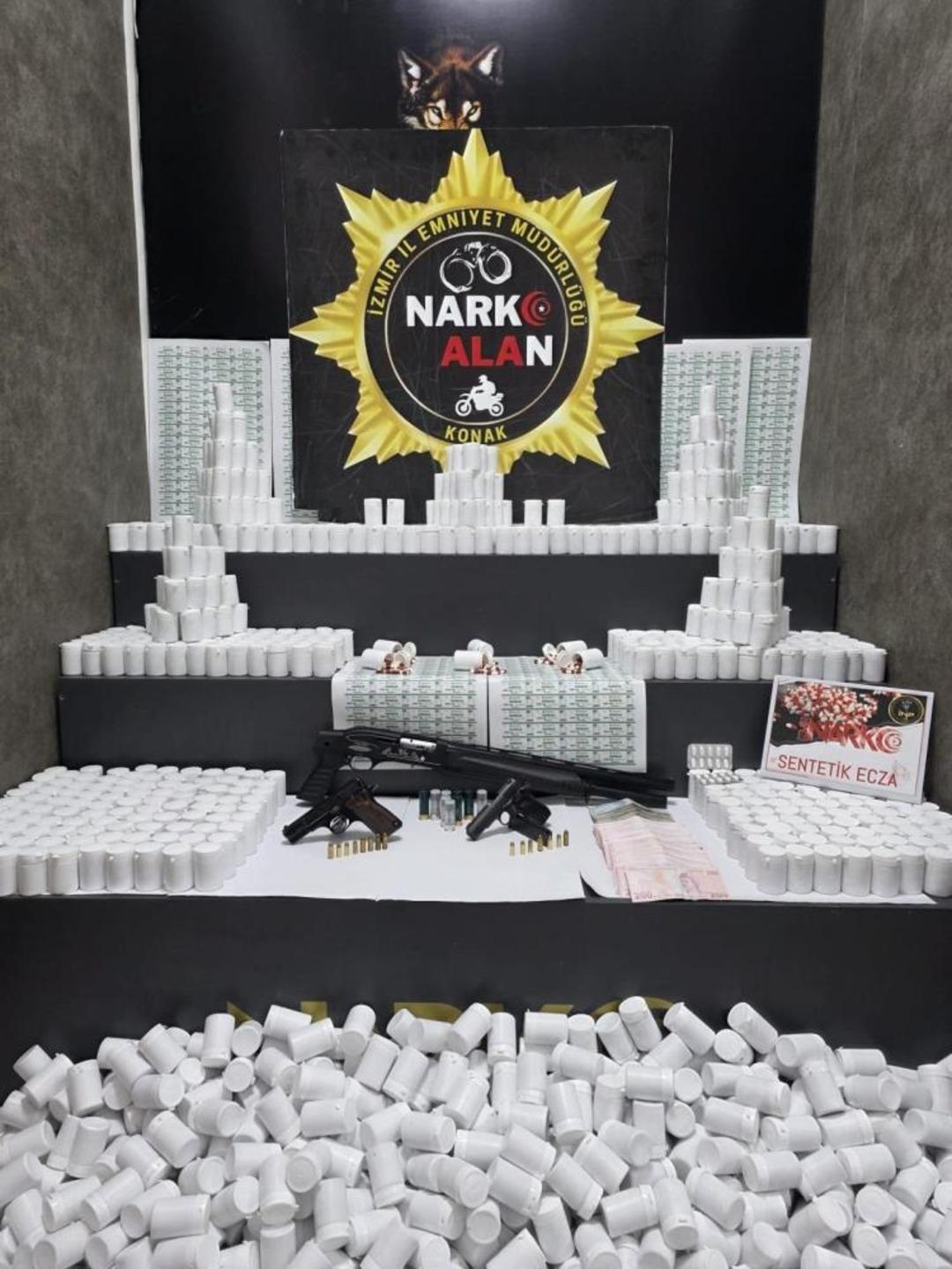 İzmir’de uyuşturucu operasyonu: 3 gözaltı 1