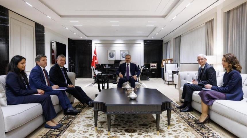 Bakan Fidan, UNRWA Genel Komiseri Lazzarini&rsquo;yi kabul etti