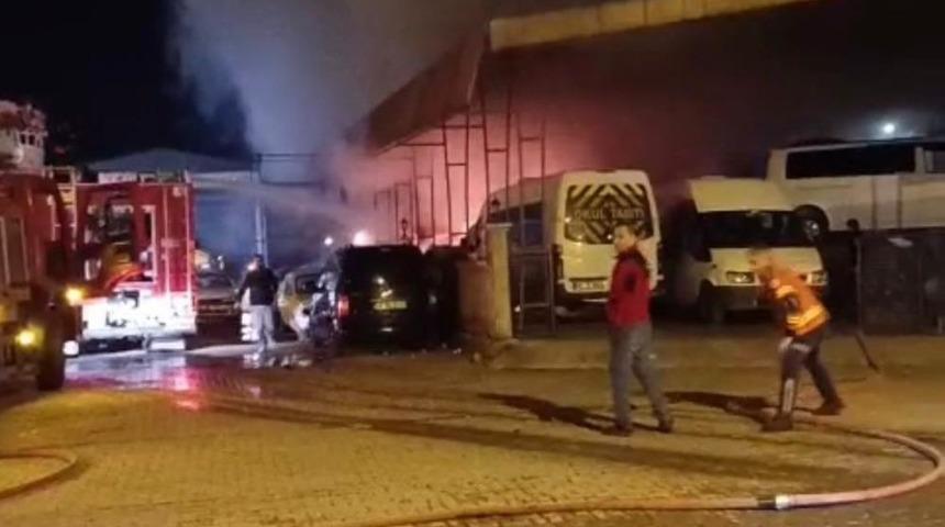 Ortaca Sanayi Sitesi'nde yangın: 4 ara&ccedil; ve 1 iş yeri zarar g&ouml;rd&uuml;