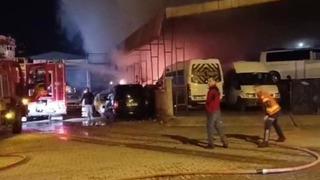 Ortaca Sanayi Sitesi'nde yangın: 4 araç ve 1 iş yeri zarar gördü