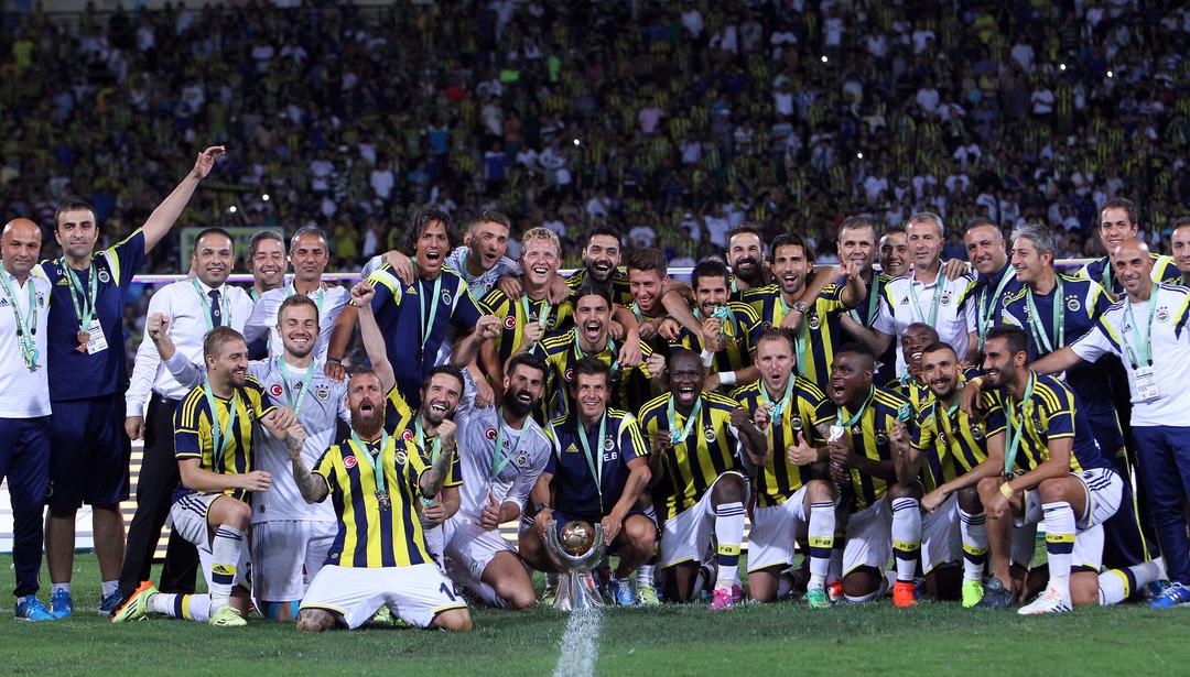 Galatasaray-Fenerbah&ccedil;e finaline saatler kala &ccedil;ok b&uuml;y&uuml;k s&uuml;rpriz! Yıldız isim geri d&ouml;nd&uuml;: İşte muhtemel 11 ler 10