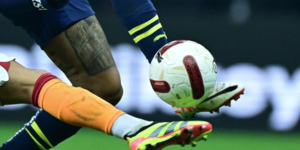 Dev finale saatler kala &ccedil;ok b&uuml;y&uuml;k s&uuml;rpriz!