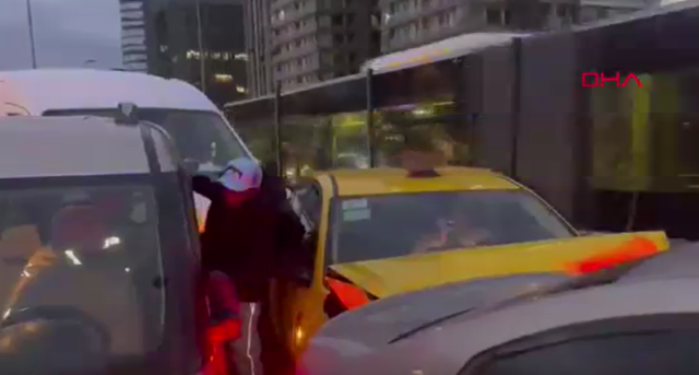 D-100 Karayolu'nda Zincirleme Kaza: Trafik Felci, Çok Sayıda Yaralı