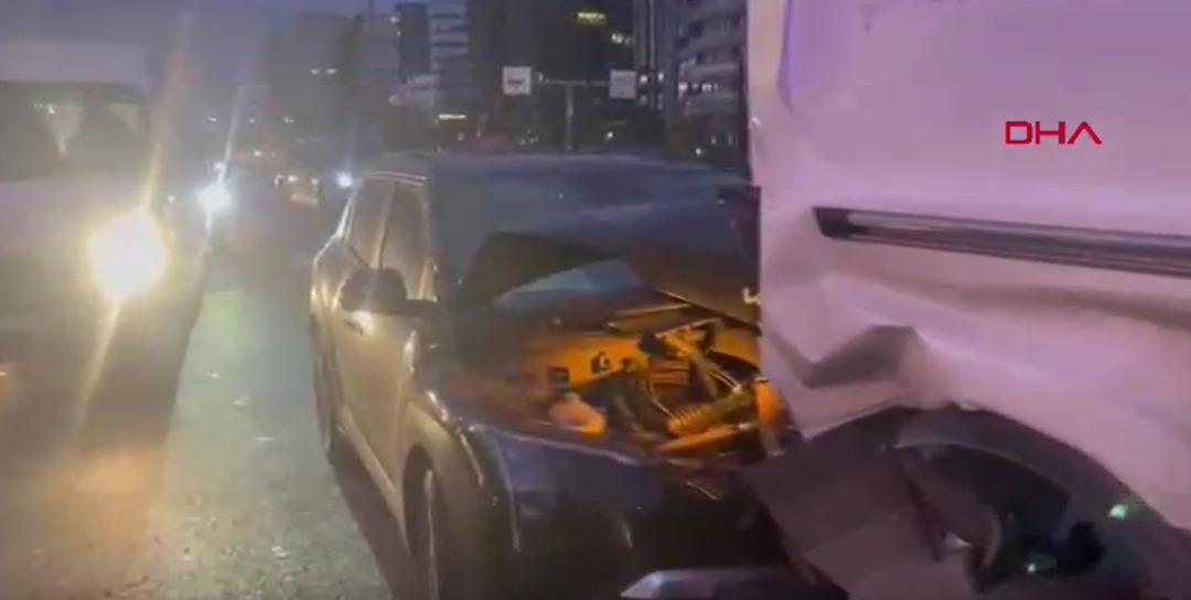 Yenibosna D-100 Karayolu nda zincirleme kaza! Yaralılar var 1