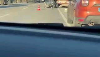 Edirne&rsquo;de peş peşe kazalar: Hamzabeyli yolunda otomobil tıra &ccedil;arptı, Demirhamlı&rsquo;da tır sulama kanalında durabildi