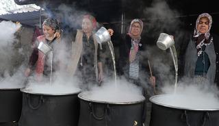 Para etmeyince kaynattılar! Tonlarca &uuml;retiliyor