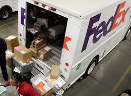 Fedex, TNT Express'i alıyor