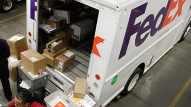 Fedex, TNT Express'i alıyor
