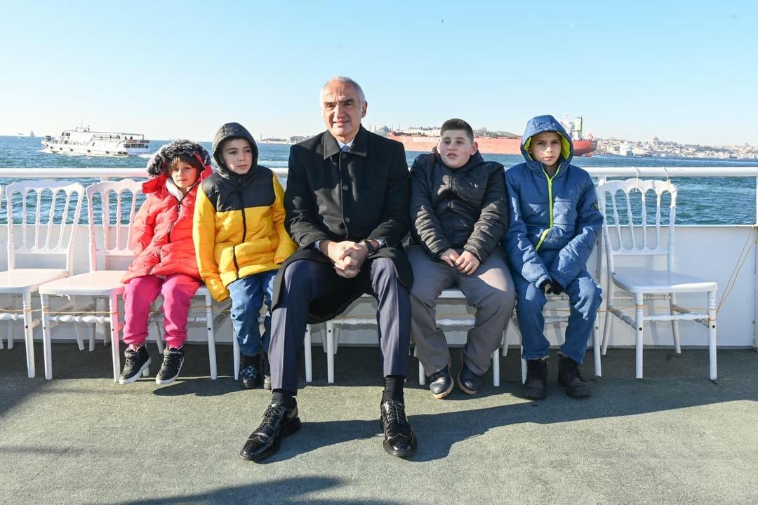 Bakan Ersoy dan kardan "Kız Kulesi" yapan Sivaslı &ccedil;ocukların İstanbul gezisine ilişkin paylaşım 6
