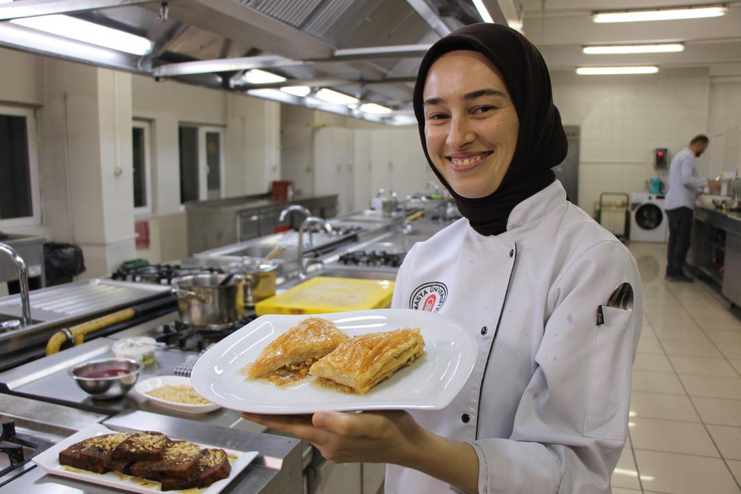 Fıstıklı değil elmalı! T&uuml;rk mutfağında bu lezzet ilk defa yapıldı:  Elmalı baklava  2