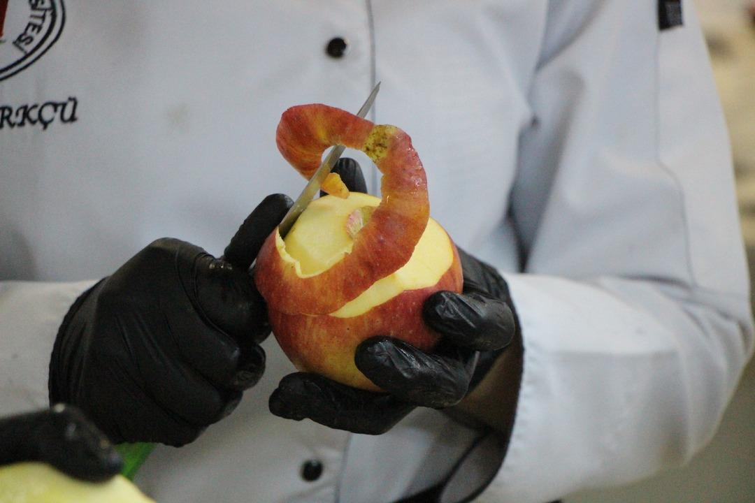 Fıstıklı değil elmalı! T&uuml;rk mutfağında bu lezzet ilk defa yapıldı:  Elmalı baklava  7