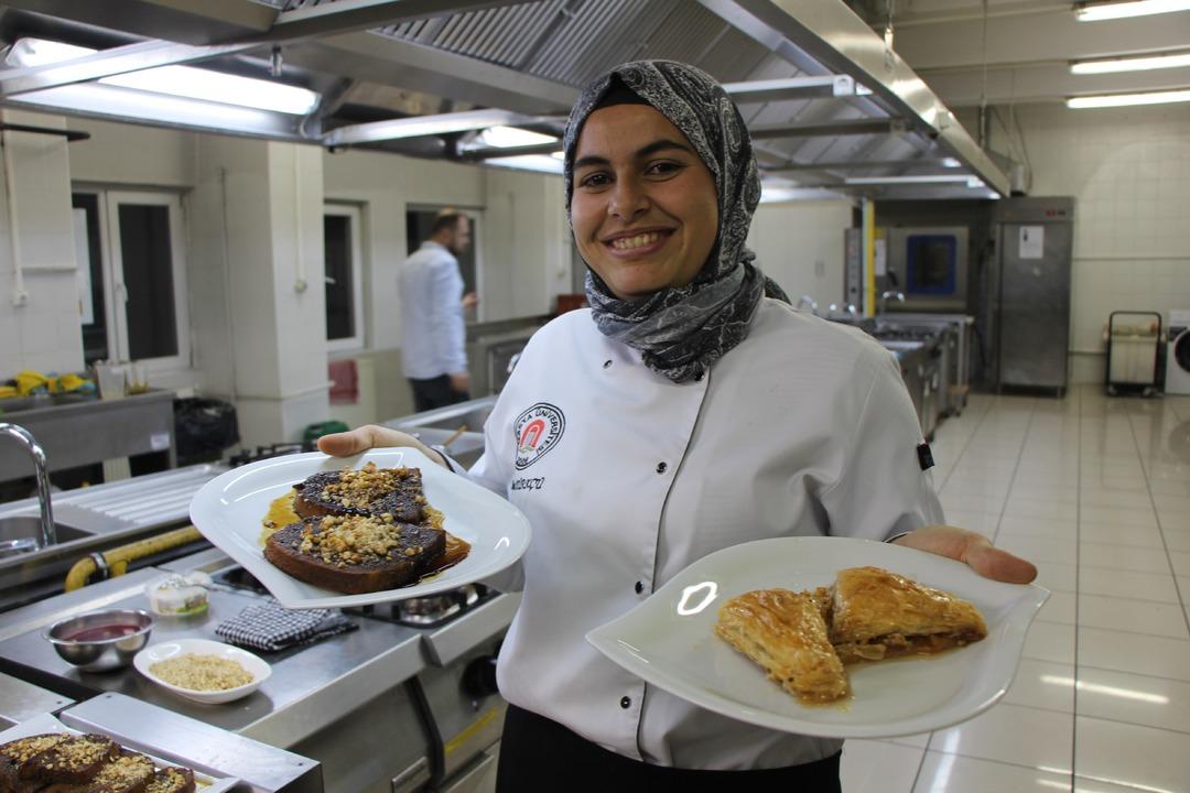 Fıstıklı değil elmalı! T&uuml;rk mutfağında bu lezzet ilk defa yapıldı:  Elmalı baklava  8