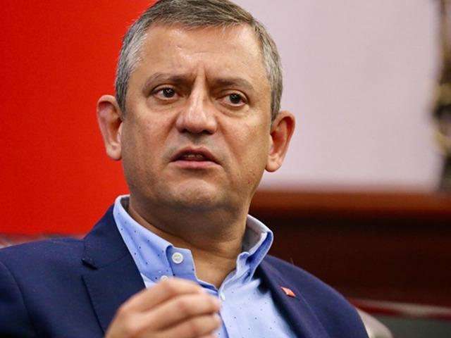 &Ouml;zg&uuml;r &Ouml;zel'den emekli maaşı a&ccedil;ıklaması: 'Dağ fare doğurdu' 