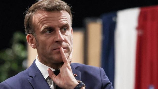 Fransa'da h&uuml;k&uuml;metin d&uuml;şmesi ihtimaline karşı erken se&ccedil;im hazırlığı