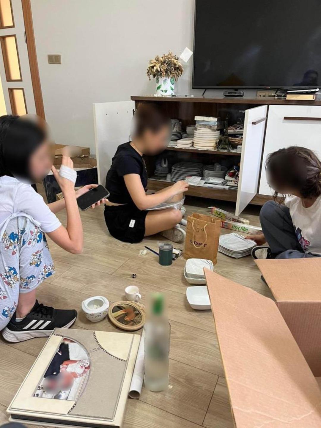 İnsan ticareti suçlamasıyla gözaltına alınmıştı! İzmir deki skandalda öğretmen hakkında karar 1