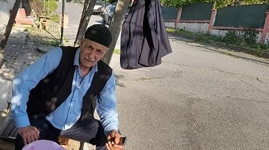 İstanbul&rsquo;da cami avlusunda silahlı saldırı! Yaşlı adam &ouml;ld&uuml;r&uuml;ld&uuml;