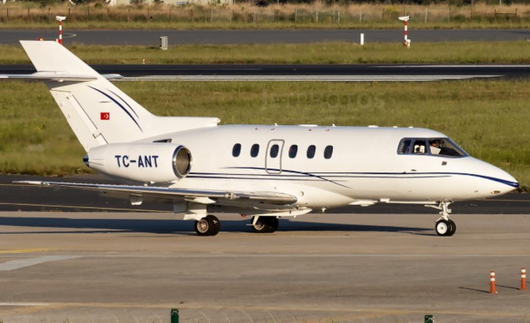 Galatasaray ma&ccedil;ı &ouml;ncesi b&uuml;y&uuml;k m&uuml;jde! &Ouml;zel u&ccedil;akla geldi, derbide kadroda 1