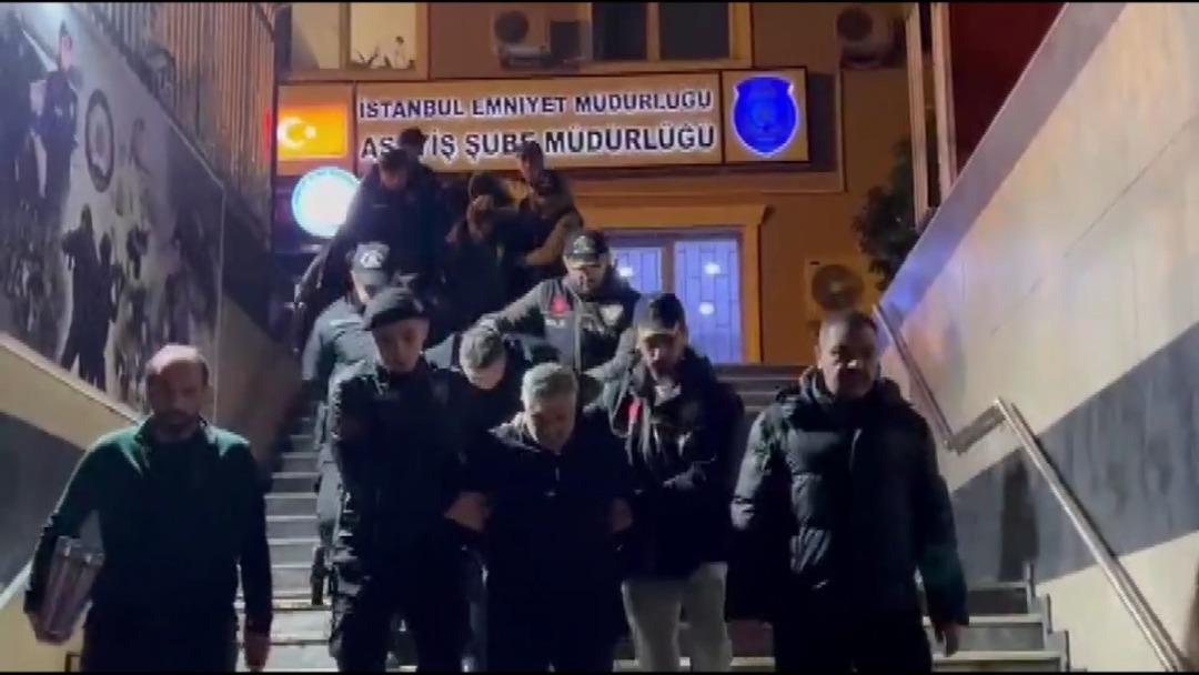 Her satırı dehşet! Annesini babası ile birlikte &ouml;ld&uuml;rd&uuml;: G&ouml;md&uuml;kleri yere her ay gidip dua etti 2