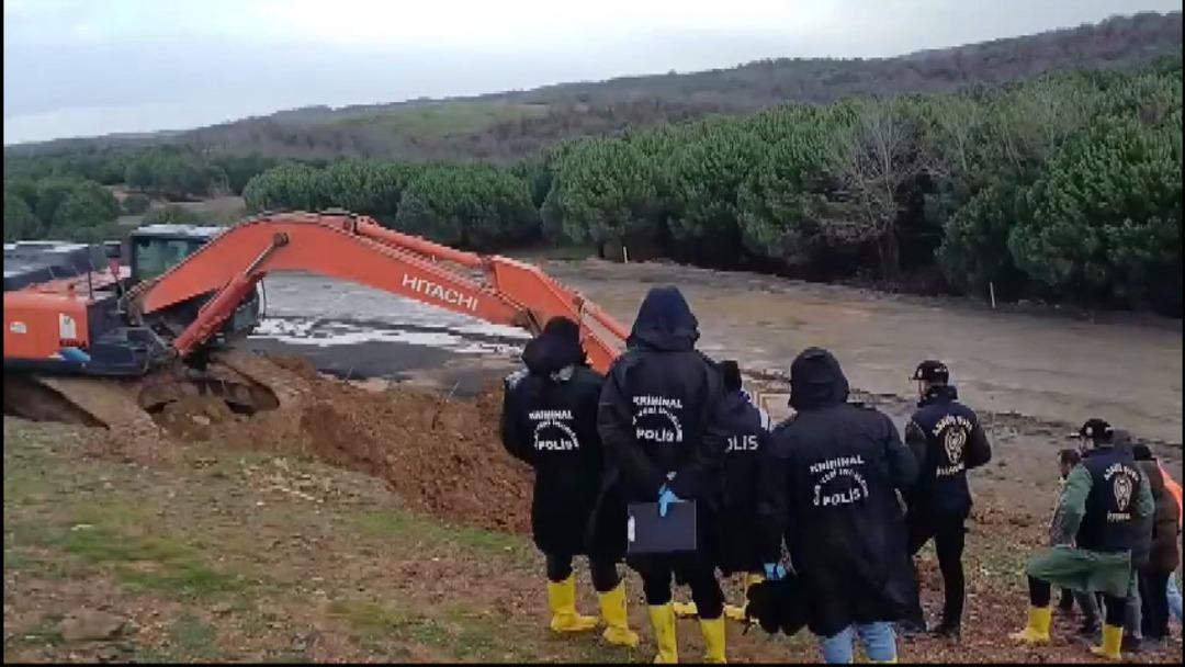 Her satırı dehşet! Annesini babası ile birlikte &ouml;ld&uuml;rd&uuml;: G&ouml;md&uuml;kleri yere her ay gidip dua etti 6